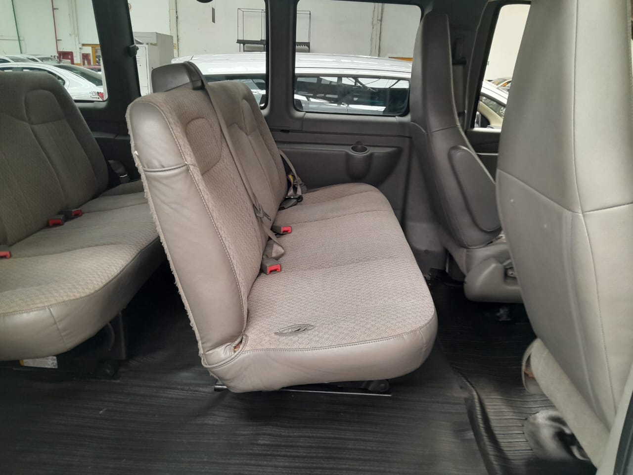 Chevrolet Express Van 2017 At
